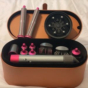 Dyson Airwrap set w/ extras